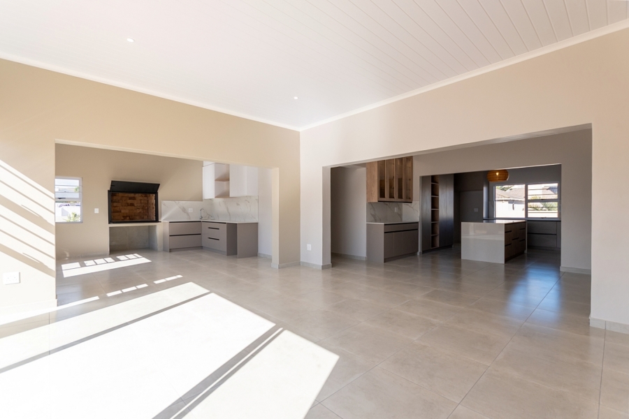4 Bedroom Property for Sale in Country Club Western Cape